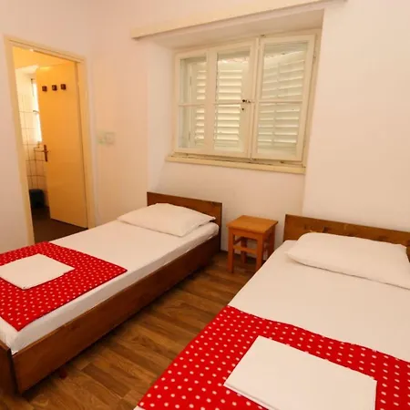 Trojanovi - Three Bedroom With Sea View And Balcony Apartmán