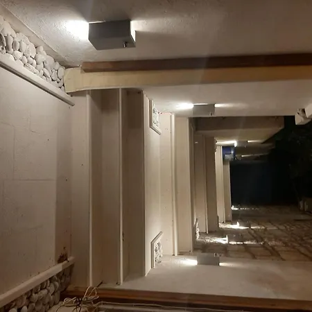 Trojanovi - Three Bedroom With Sea View And Balcony